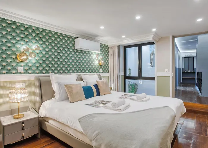 Elegant Triplex In Paris - Ideal For 10 - Aircon